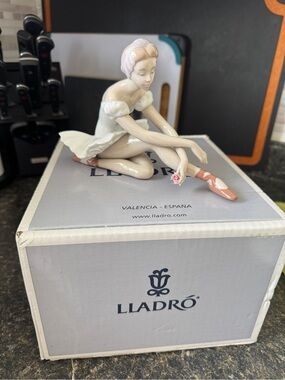 Lladro Ballet De La Rosa Ballerina Figurine